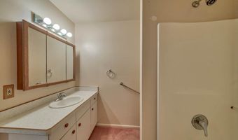 925 River View Dr, Cody, WY 82414
