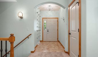 2744 W COMMONWEALTH Ct, Appleton, WI 54914