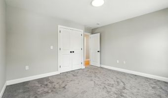 13 Kenwood Cir, Bloomfield, CT 06002