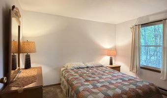 281 Fern Ridge Rd, Blakeslee, PA 18610