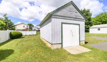 20 Laurel St, Danbury, CT 06810