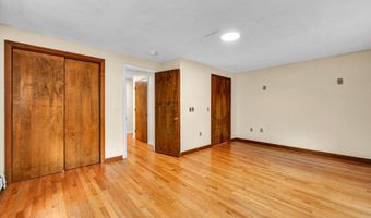 24 Iron Gate Ln, Cromwell, CT 06416