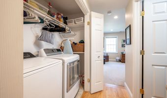 2 Greenview Rd, Brookfield, CT 06804