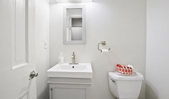 15 Roosevelt Dr, Bedford, NH 03110