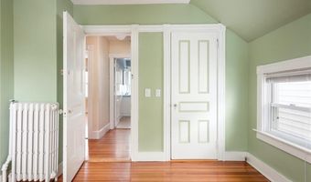 5 Cummings Rd, Newport, RI 02840