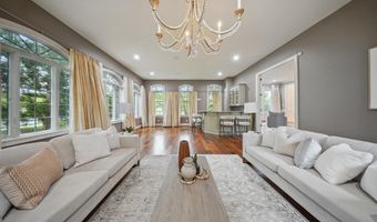 43582 OLD KINDERHOOK Dr, Ashburn, VA 20147