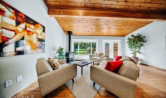 3130 Bridle Ln, Anchorage, AK 99517