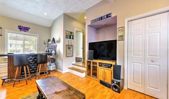 5 HIGH St, Warwick, RI 02886