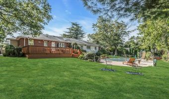 260 Oakridge Ln, Albertson, NY 11507