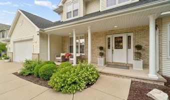 208 E APPLE CREEK Rd, Appleton, WI 54913