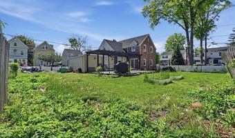 2 Lloyd Pl, Belleville, NJ 07109
