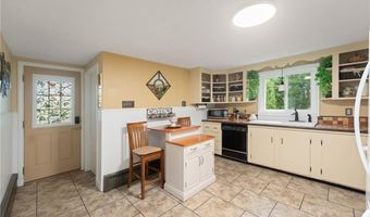 25 Hillview Ave, North Smithfield, RI 02896