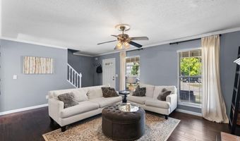 1537 Greenfield Crossing Ct, Ballwin, MO 63021