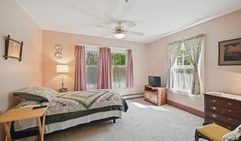 20 Eagle Point Rd, Bath, ME 04530
