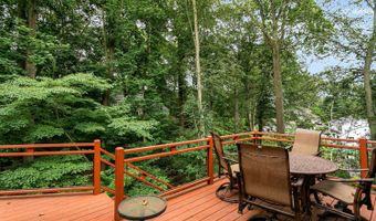 44 Tall Tree Rd, Middletown, NJ 07748