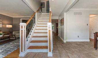1515 Rosewood Terrace Dr, Ballwin, MO 63021