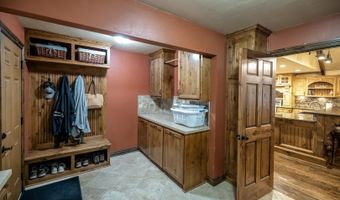 9463 SW Lois Rd, Andover, KS 67002