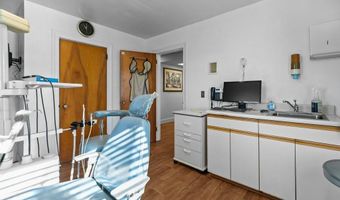 74 Valley Rd, Middletown, RI 02842