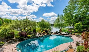 40 Hemlock Ave, Andover, NJ 07860