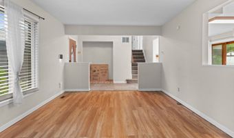 621 Pioneer Dr, Indianapolis, IN 46217