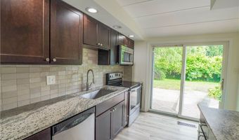 1277 Dewitt Dr, Akron, OH 44313