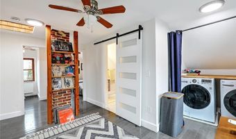 27 S Baptist St, Newport, RI 02840