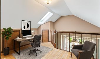 76 9th St, Belford, NJ 07718