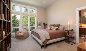 2100 NW Newport Hills Dr, Bend, OR 97703