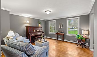12 Magazine St, Bedford, NH 03110
