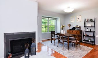 4471 Hillside Ct, Ann Arbor, MI 48105