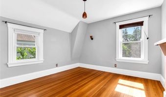 1058 Narragansett Blvd, Cranston, RI 02905