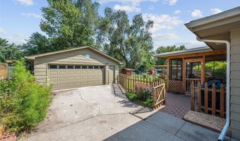 6823 NW Golden Ln, Des Moines, IA 50313