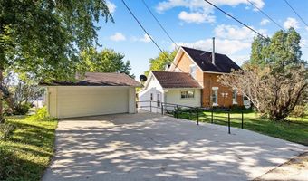 207 N Davis St, Anamosa, IA 52205