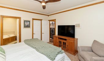 1018 Falcon Dr SE, Altoona, IA 50009