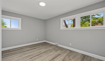 29 Summit Ave, Absecon, NJ 08201