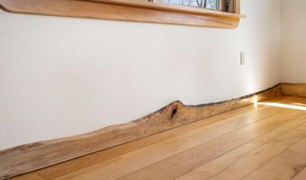 266 Ursa Ridge Rd, Brattleboro, VT 05301