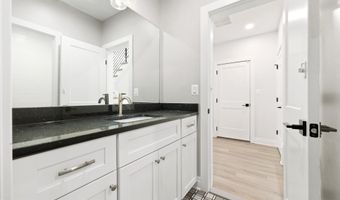 924 28TH St S, Arlington, VA 22202