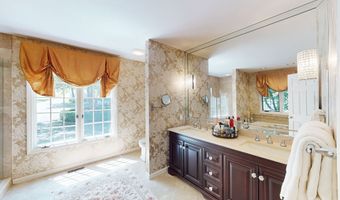 12 Lyndenwood Dr, Brookfield, CT 06804