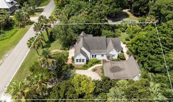 145 Bay Ave, Apalachicola, FL 32320
