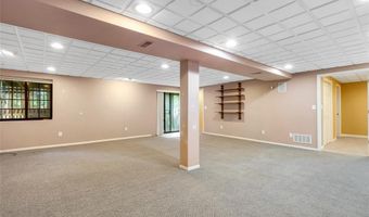 501 Echo Hill Ct, Ballwin, MO 63021