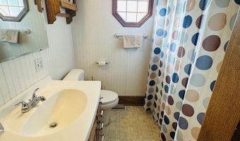 243 E 17th St, Baxter Springs, KS 66713
