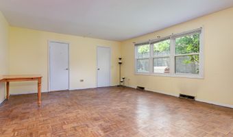 706 N Lawler Ave, Addison, IL 60101