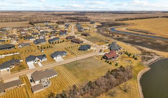 2606 Water View Dr, Aberdeen, SD 57401