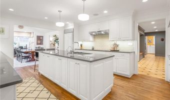 6 Searles Rd, Darien, CT 06820