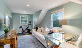 6626 CAVALIER Dr, Alexandria, VA 22307