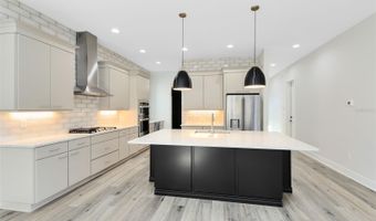 2315 DEPAUW Ave, Orlando, FL 32804