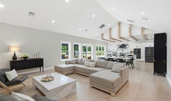 1264 Central Ave, Johnston, RI 02919