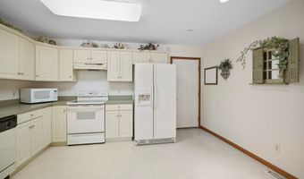 209 Greenbriar Ln, Dalton, OH 44618