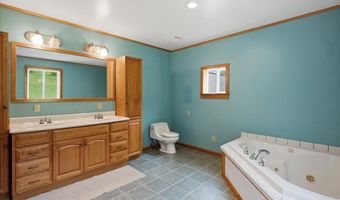 405 Old W Rd, Arlington, VT 05250