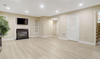 4694 HELEN WINTER Ter, Alexandria, VA 22312